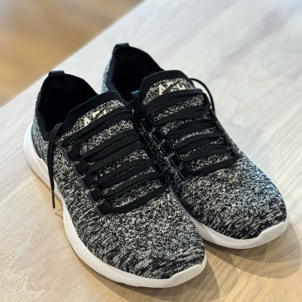 APL TechLoom Breeze Sneakers, Black/White/Melange, 7